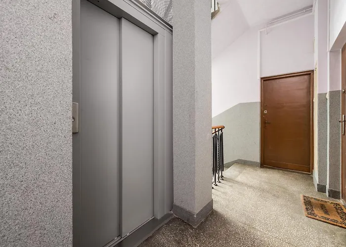 Metro Wierzbno Warm By Bookinghost * Warszawa